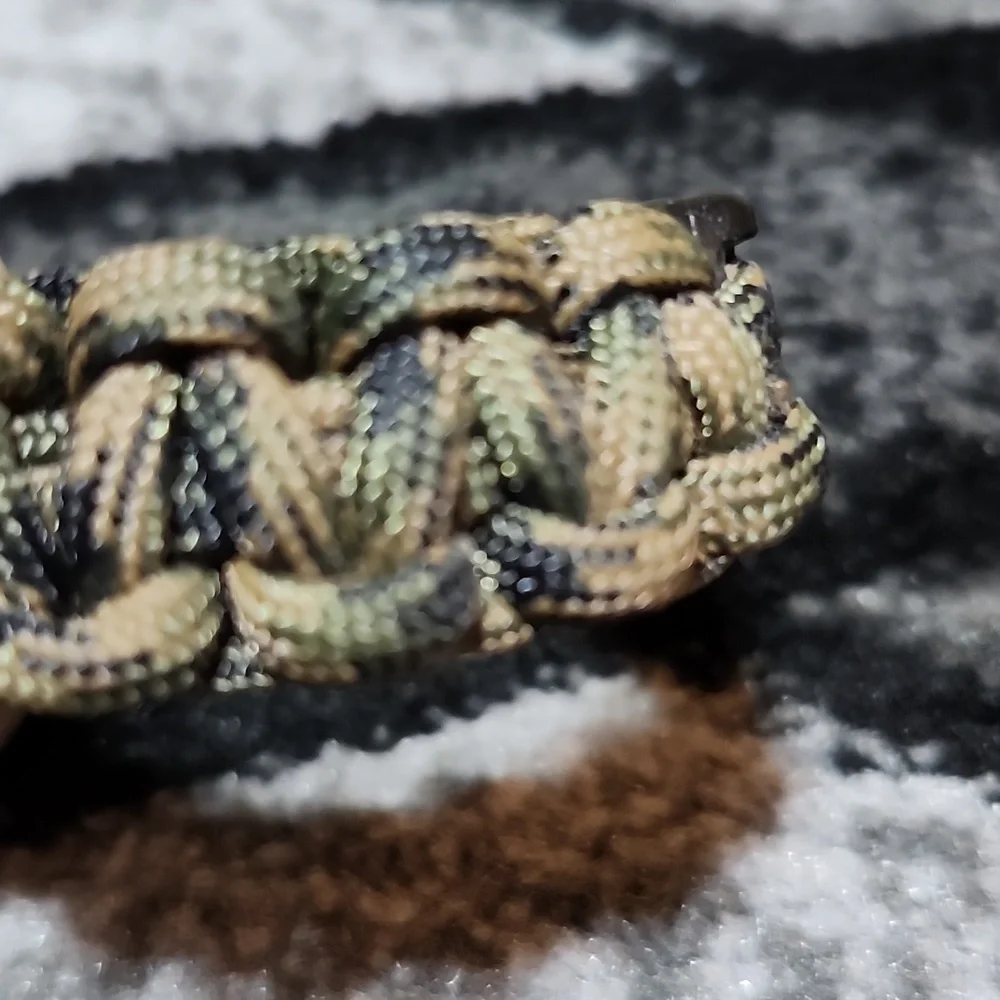 KIDS KANSAS CITY CHIEFS ARROWHEAD CAMO PARACORD SURVIVAL BRACELET UNISEX